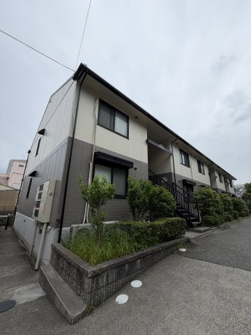 ノイエステ瓦屋の外観