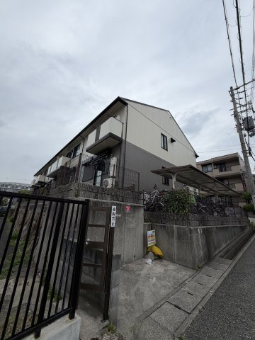 ノイエステ瓦屋の外観