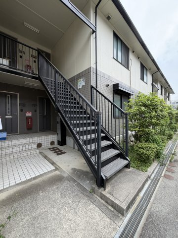 ノイエステ瓦屋の外観