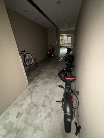 S-RESIDENCE神戸元町の駐車場