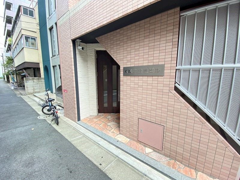 KM中目黒ビルのエントランス