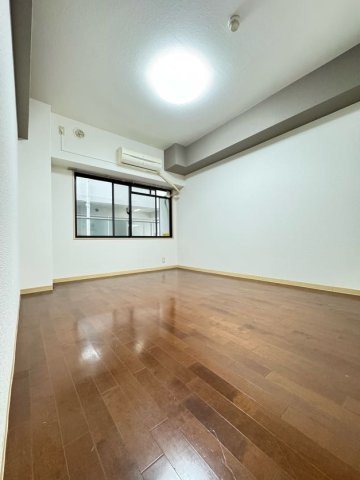 元町アーバンライフの居間・リビング