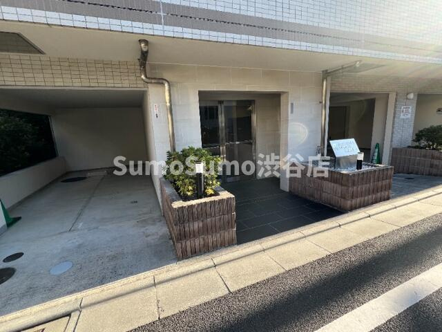 スカイコートパレス駒沢大学Ⅱ の駐車場