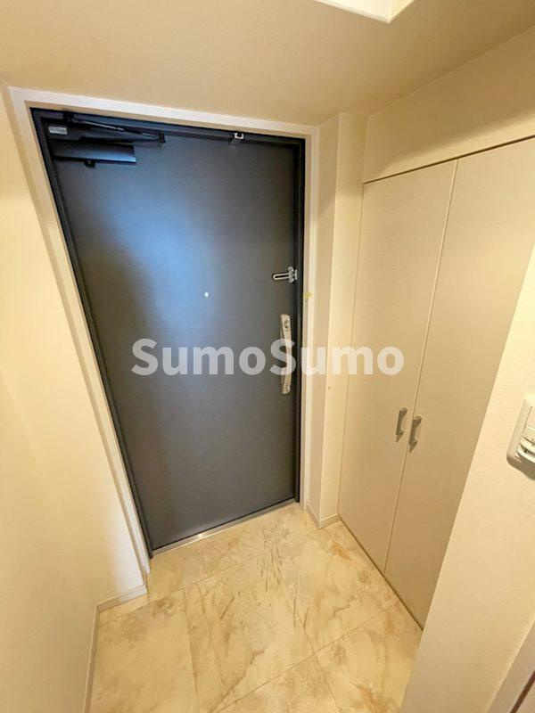 スプランディッド淀屋橋DUEの玄関
