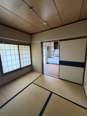 大一マンションの和室