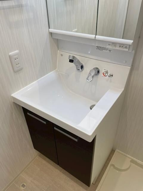 メイクスデザイン東十条の洗面所