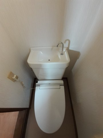 泉町貸家のトイレ