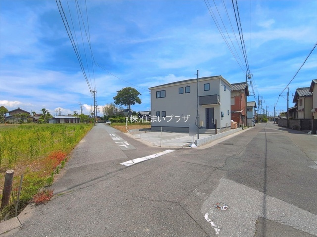 仲介手数料無料）一宮市祐久第２・１号棟の前面道路含む現地写真|前面道路含む現地写真です