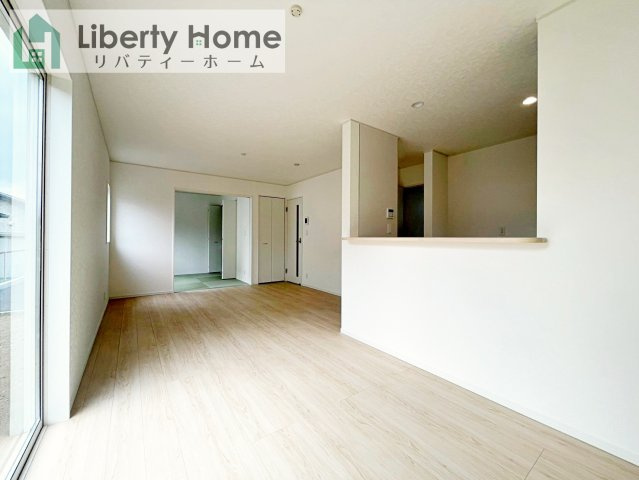 小美玉市羽刈第3　3号棟　新築戸建の居間・リビング