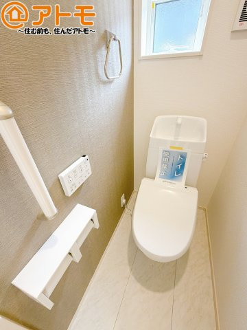【トイレ】 | 焼津市石津　新築戸建　2号棟 | 年代を問わず使いやすい洗浄機能付きのトイレ♪肌への負担をも減らせるのでお子様の敏感なお肌も安心！