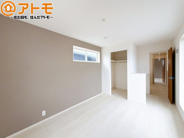 【子供部屋】 | 焼津市石津　新築戸建　2号棟 | 収納スペースもしっかり確保したお部屋は、収納家具の数も減らせるのでお部屋を広く使えます！