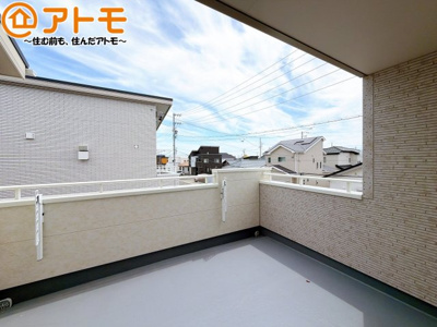 【バルコニー】 | 焼津市石津　新築戸建　2号棟 | 陽当りの良いバルコニーはお洗濯物はもちろんお布団もふかふかになります♪