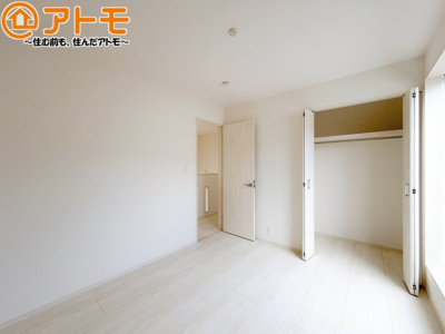 【子供部屋】 | 焼津市石津　新築戸建　1号棟 | 壁と床がシンプルな色合いだからこそ自分だけの空間を作れます♪お部屋作りのイメージは順調でしょうか♪