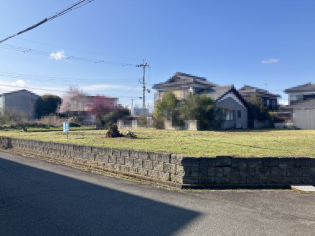 高島市鴨100坪売地の前面道路含む現地写真