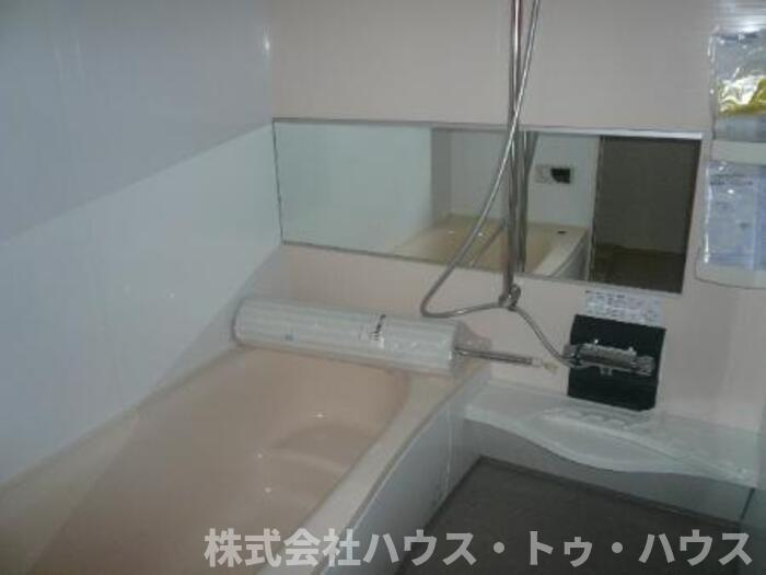フローラル　Aの浴室