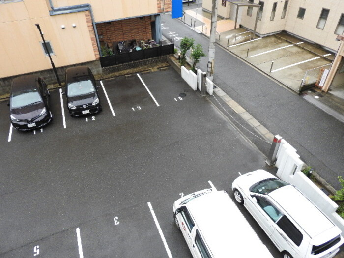 エスタシオン高石の駐車場|駐車場があります