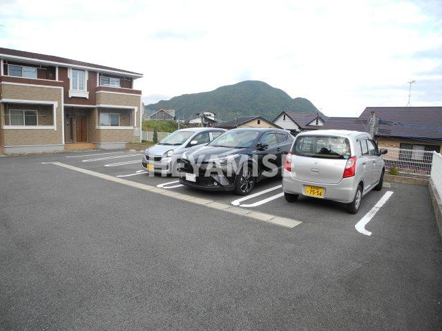 サン・ブライトの駐車場|※同物件反転タイプの写真でございます※現況を優先します※