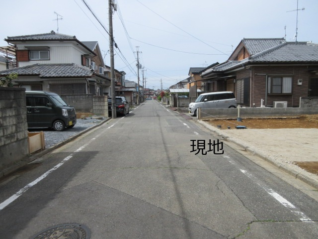 【仲介手数料無料】新築戸建　深谷市岡里16-12（全1棟）の前面道路含む現地写真