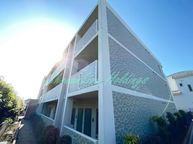 藤沢市稲荷１丁目の賃貸マンションの外観