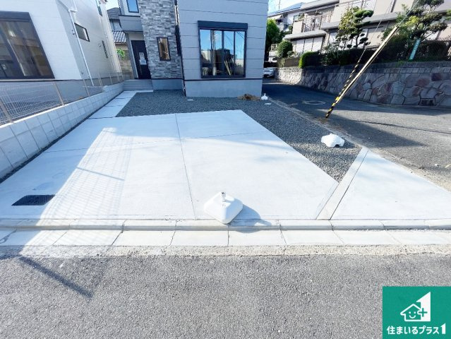 高槻市南平台　第2期　新築一戸建ての駐車場|駐車スペース！散水栓があるので、こまめに愛車を洗えます！