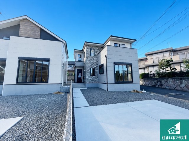 高槻市南平台　第2期　新築一戸建ての外観|安心の10年保証！外観を美しく保ち、雨水で汚れを落とします！気になることがありましたら、お気軽にお問い合わせください！
