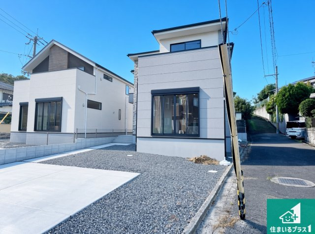 高槻市南平台　第2期　新築一戸建ての外観|安心の10年保証！外観を美しく保ち、雨水で汚れを落とします！気になることがありましたら、お気軽にお問い合わせください！