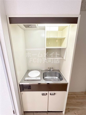 【キッチン】 | LakiaMaison弁天町 | コンパクトなキッチンで掃除もラクラク