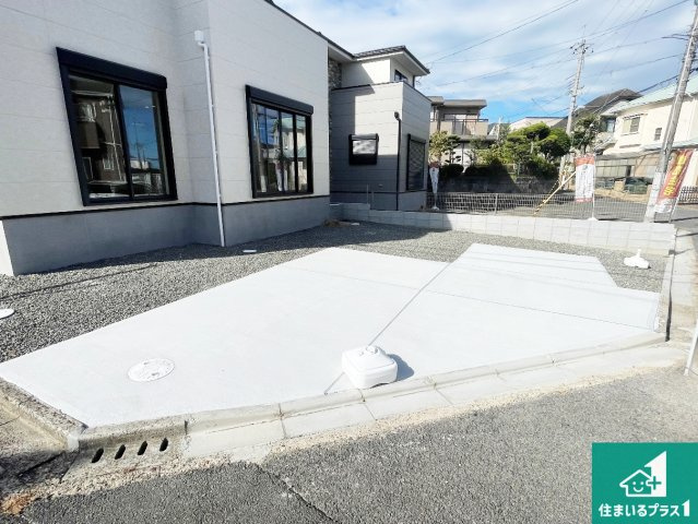 29日(土)30日(日)現地ご見学可能！　高槻市南平台　全2邸の駐車場|駐車スペース！散水栓があるので、こまめに愛車を洗えます！