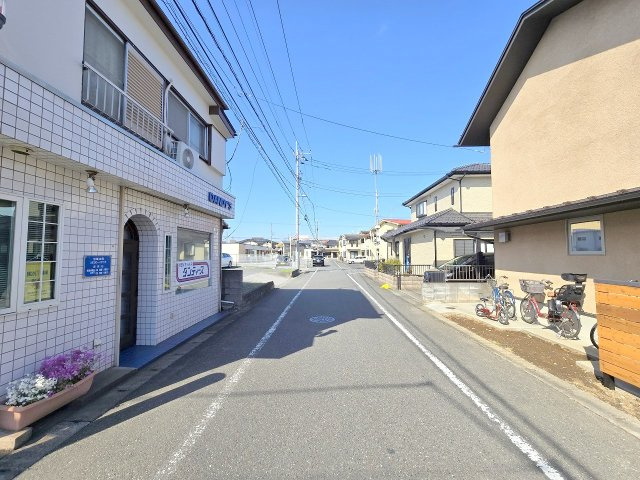 青梅市河辺町8丁目　全1棟の前面道路含む現地写真