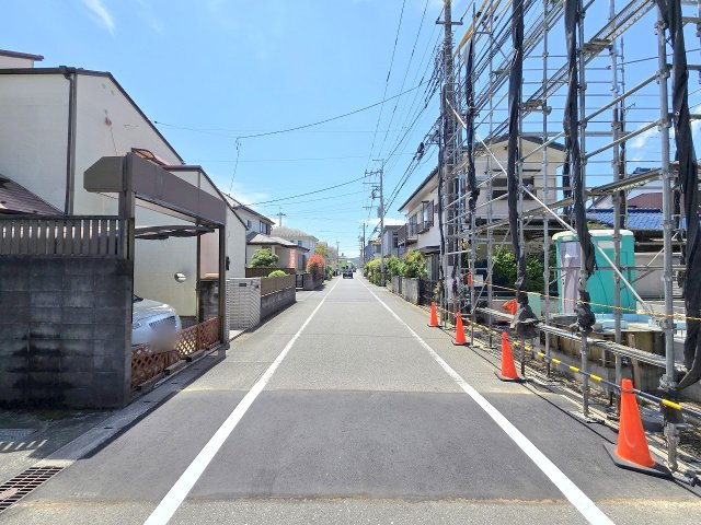 青梅市河辺町8丁目　全1棟の前面道路含む現地写真