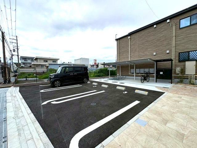 メゾン　ド　グレイスAの駐車場