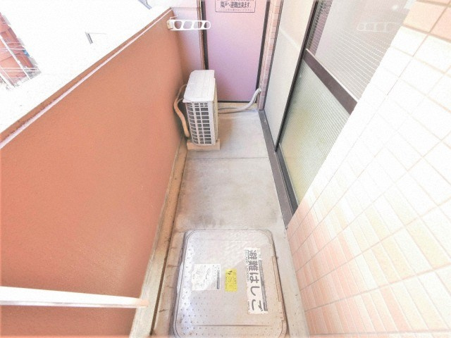 大阪市中央区糸屋町１丁目の賃貸マンションのバルコニー