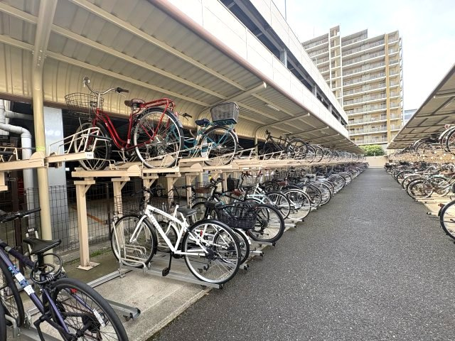 ビィオルド戸田公園の駐輪場