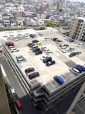 ビィオルド戸田公園の駐車場