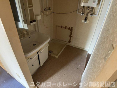 【脱衣所】 | 浦見ポートビューマンション136号室 | 独立洗面台付きの脱衣所☆