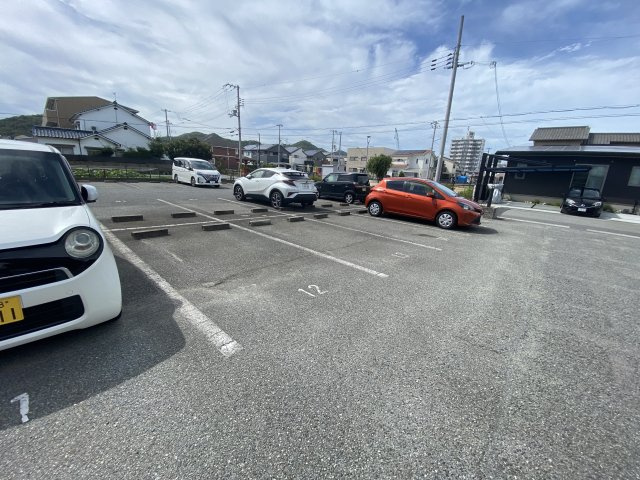 サンフォーレストＡの駐車場