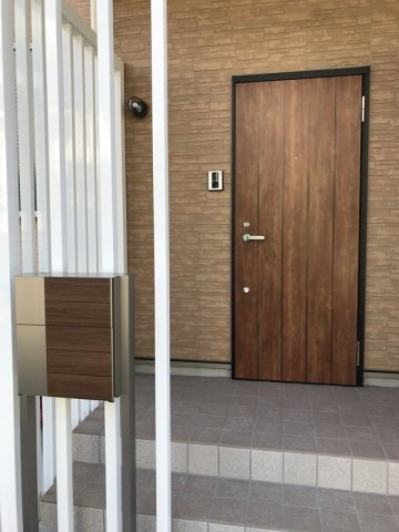 マイコート稲城館Ⅱの玄関