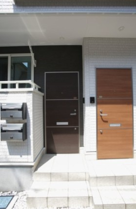 中野区江原町２丁目のアパートの玄関