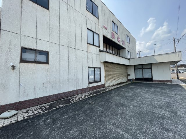 高島市安曇川町田中中古店舗事務所の外観