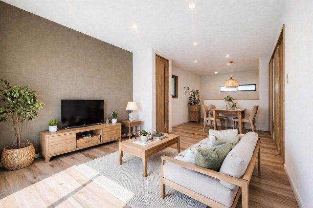 西京極西向河原町　条件付土地の完成予想図|■施工例■リビング階段を採用し、家族が顔を合わせる機会が自然と増える、コミュニケーションを大切にした住まいです。※本画像は実際の写真にCG加工しております。家具・備品は付属しておりません。