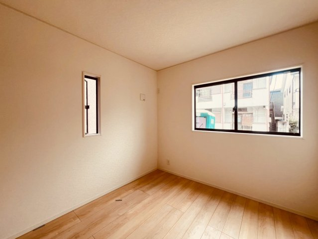 【洋室】 | 西東京市谷戸町１丁目　新築戸建て | 趣味やワークスペースとしても活用できる、ゆとりある洋室