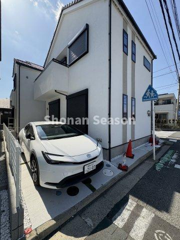 【外観】 | 開放感あふれる２方（北・東）角住居◎
陽当り・風通りも良好ですよ♪