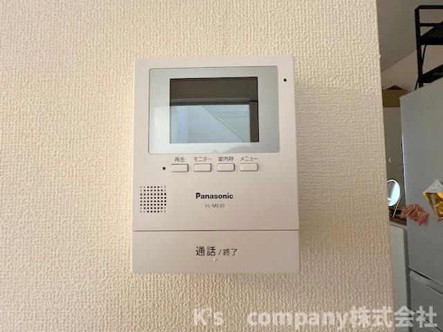 ■高座郡寒川町倉見　中古戸建のセキュリティ|訪問者の顔が確認できるテレビモニター付きインターフォン☆