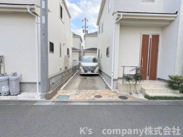 ■高座郡寒川町倉見　中古戸建の駐車場|駐車スペース2台付き☆