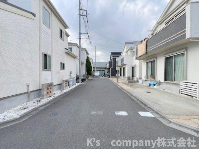 ■高座郡寒川町倉見　中古戸建の前面道路含む現地写真|交通量が少なく小さなお子様のいるファミリーにも安心です◇