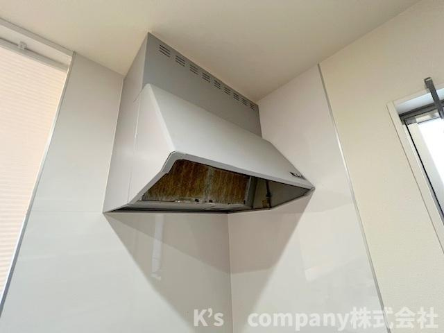 ■高座郡寒川町倉見　中古戸建のキッチン|扱いやすいレンジフード☆