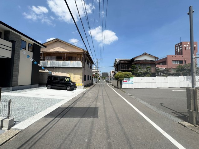 【前面道路含む現地写真】の画像