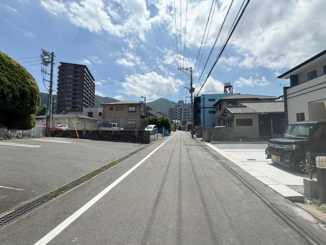 【前面道路含む現地写真】の画像