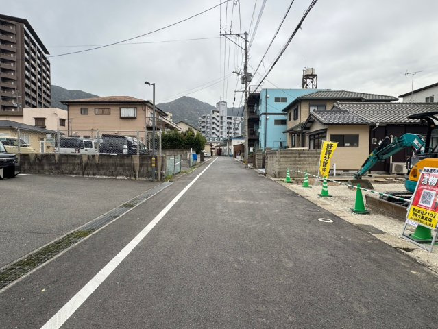 【前面道路含む現地写真】の画像