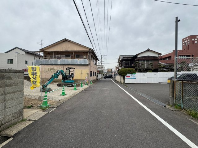 【前面道路含む現地写真】の画像